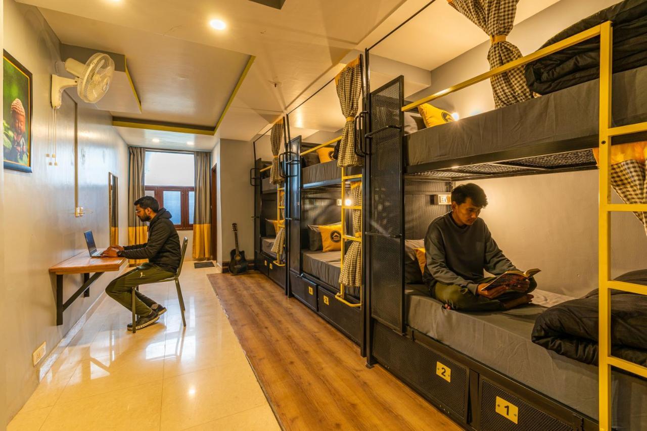 מקלוד גאנג' The Hosteller Mcleodganj, Mall Road מראה חיצוני תמונה