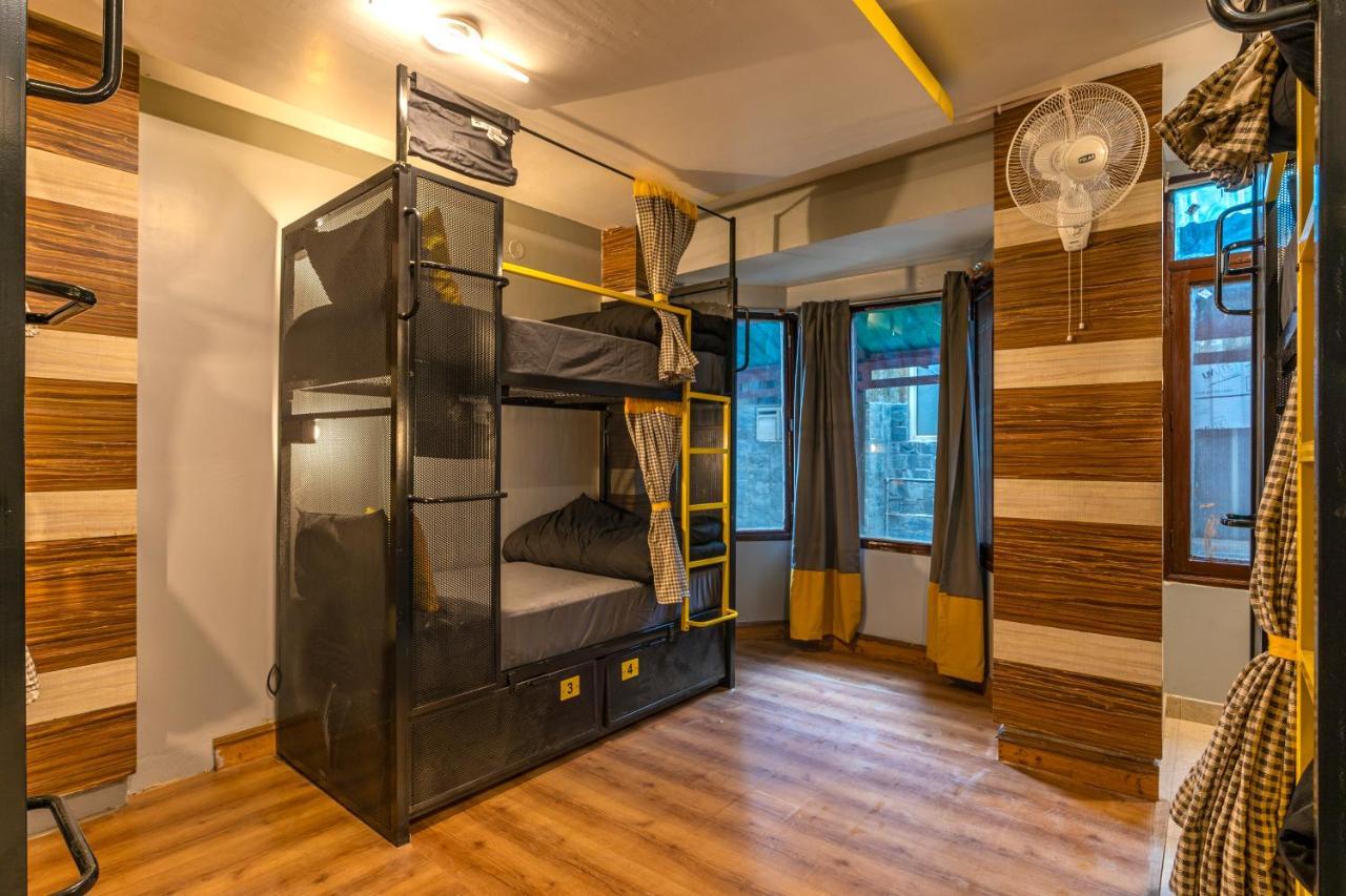 מקלוד גאנג' The Hosteller Mcleodganj, Mall Road מראה חיצוני תמונה