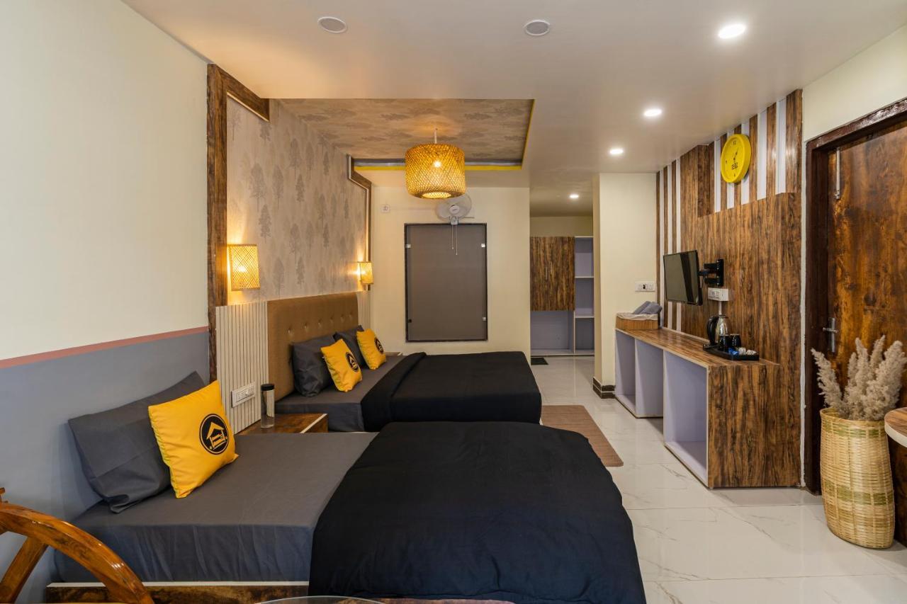 מקלוד גאנג' The Hosteller Mcleodganj, Mall Road מראה חיצוני תמונה
