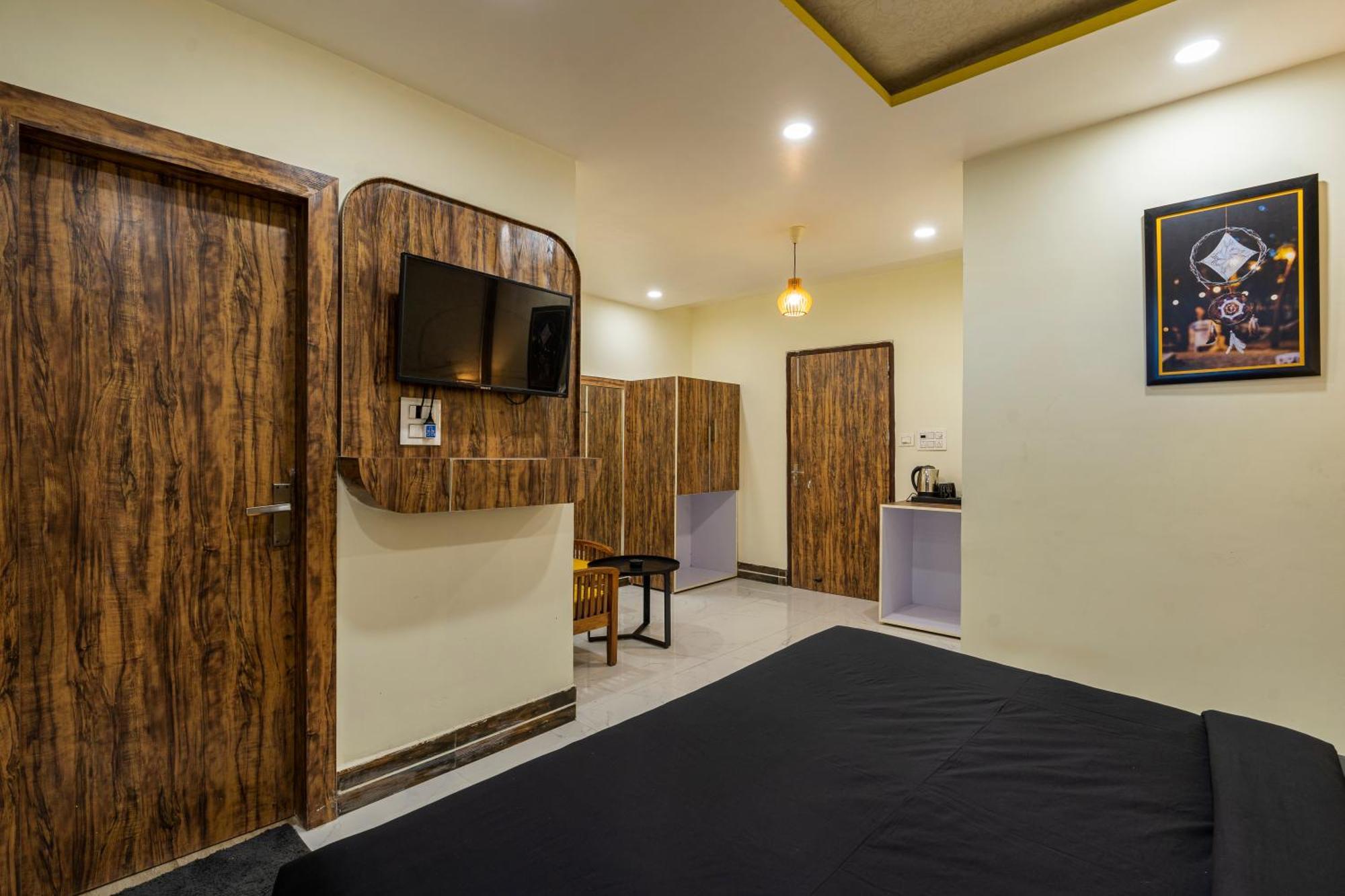 מקלוד גאנג' The Hosteller Mcleodganj, Mall Road מראה חיצוני תמונה